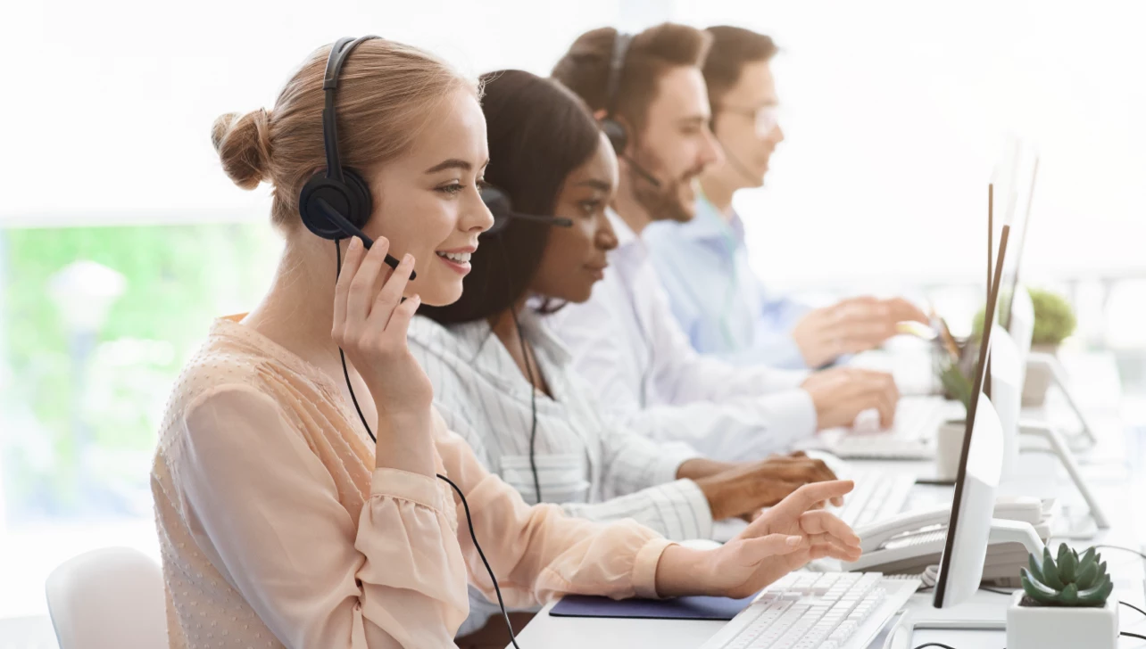 Deaf person communicating at call center